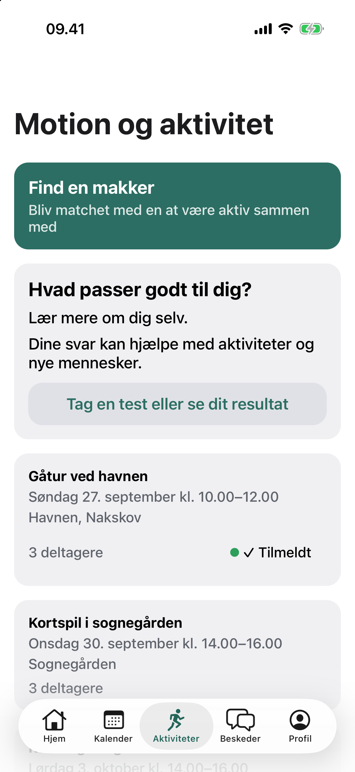 Listen over aktiviteter med en gåtur ved havnen og kortspil i sognegården, hver med antal deltagere.